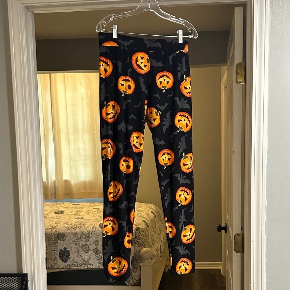 CHANCES R Halloween Bats Pumpkin Jack O’Lantern Print Leggings Size XL